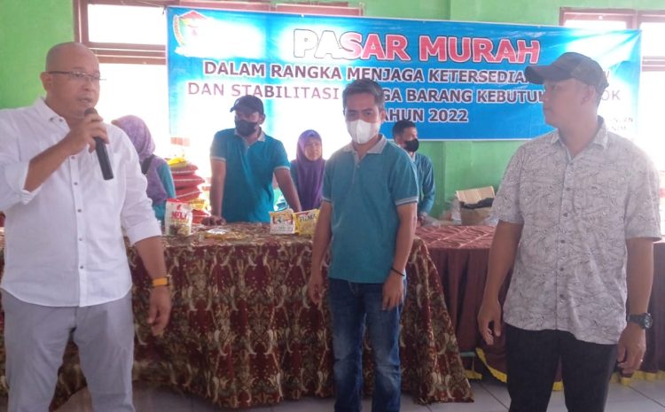  Dinas Perdagangan Kabupaten Muara Enim Gelar Pasar Murah di Desa Karang Agung